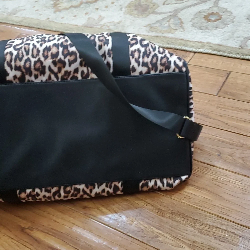 Juicy Couture Leopard Print Weekender Travel Duffel Bag - Picture 9 of 14